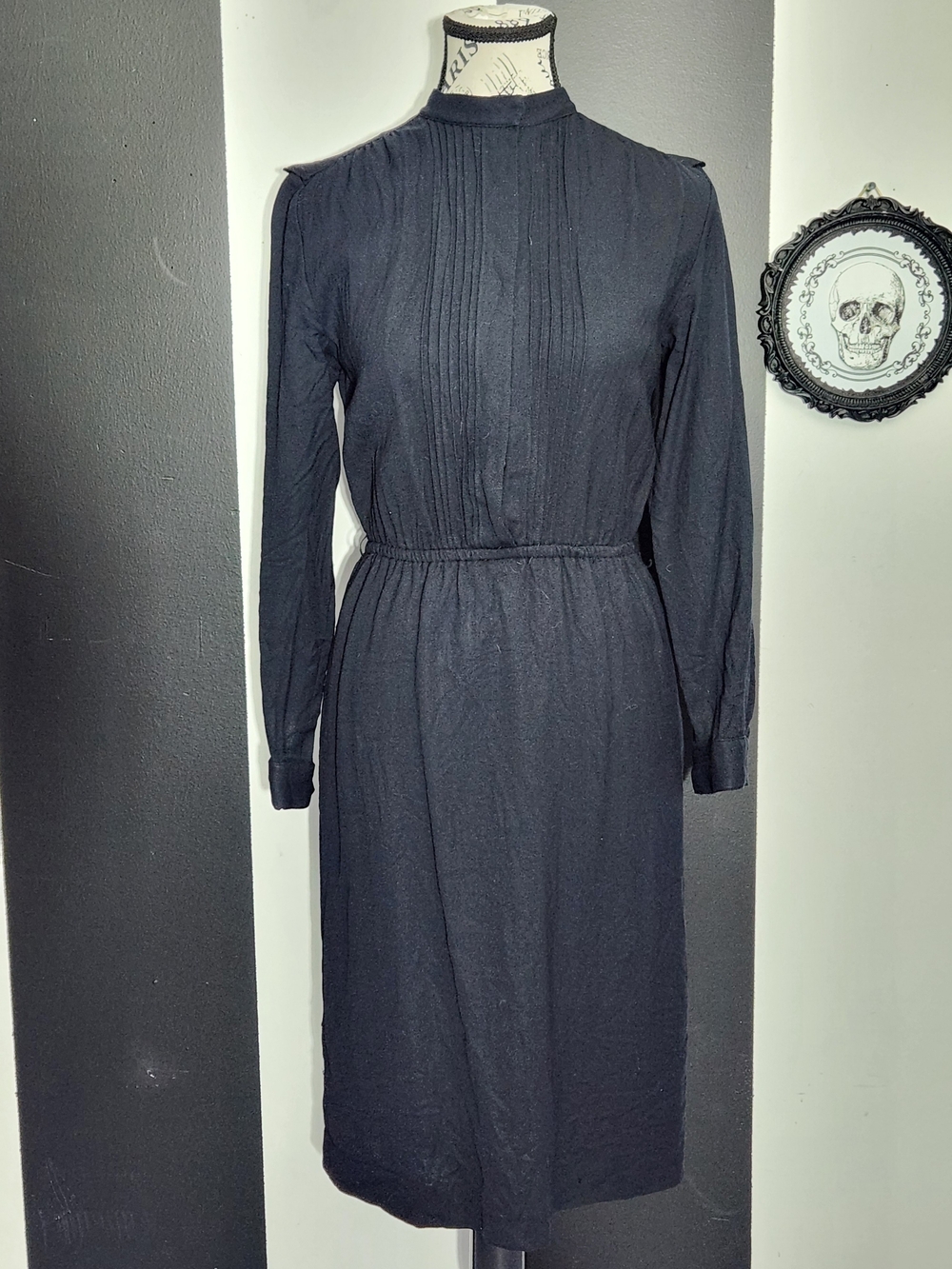 1940's Vintage Black Long Sleeve Pintuck Waist Dress